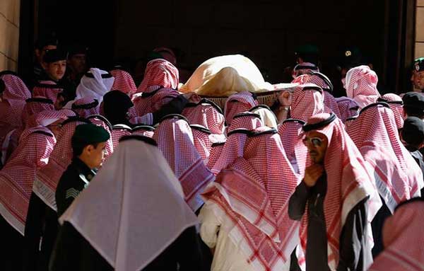 السعودية تودع الملك عبد الله إلى مثواه الأخير