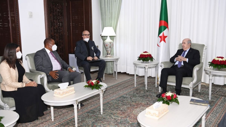 الجزائر موطن الثوار ووطن الشهداء