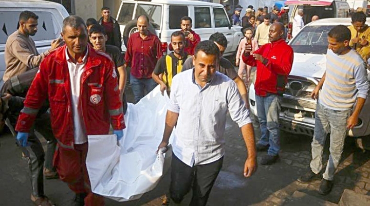 الاحتلال الصهيوني يقصف مجمّع "ناصر" الطبي مجدّدا