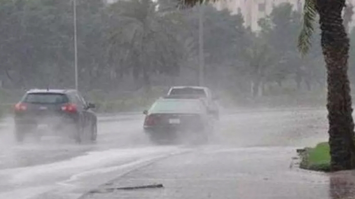 أمطار رعدية ورياح قوية على عدة ولايات