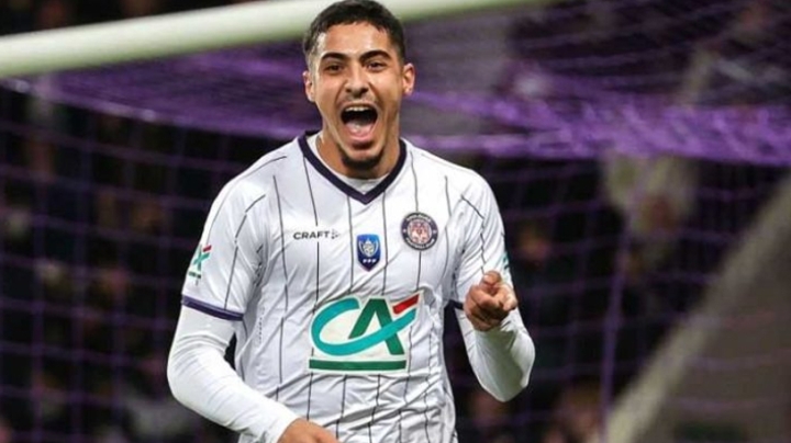 فرانكفورت يقرر بيع فارس شايبي