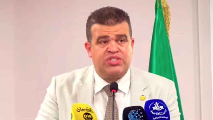 الرئيس إبراهيمي يتراجع عن الاستقالة