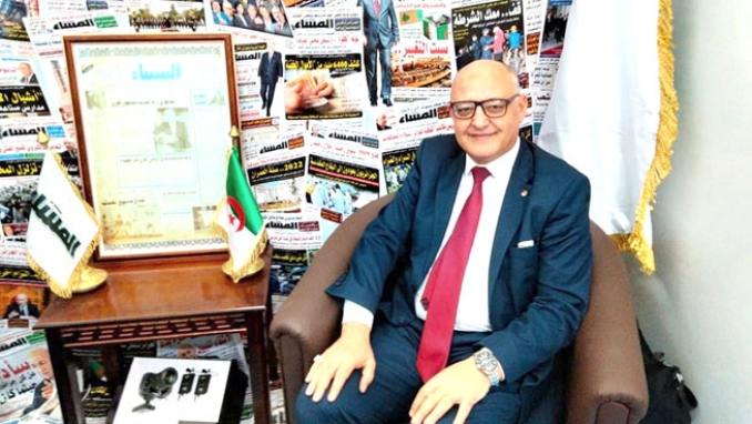 وزير التكوين والتعليم المهنيين يزور جناح عرض جريدة "المساء"