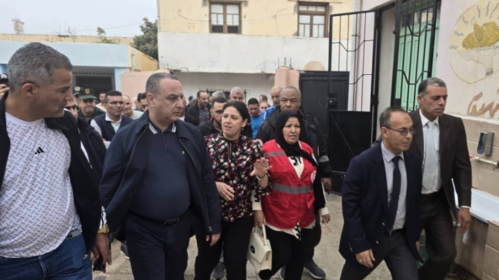 عودة العائلات المتضررة من الحرائق إلى منازلها