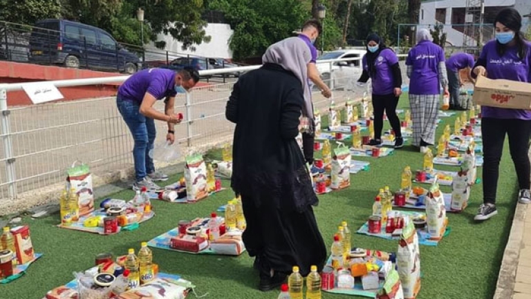 &quot;أيدي الخير&quot; تشرع  في توزيع قفة رمضان