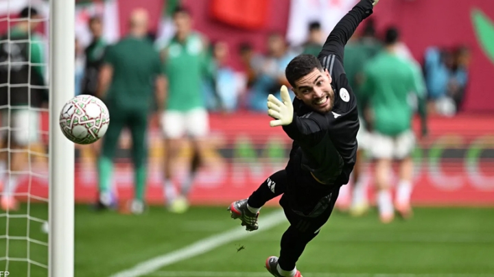 مدرب غرناطة الإسباني يشيد بلوكا زيدان