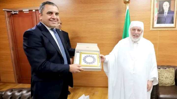 بحث سبل تعزيز التعاون العلمي والثقافي