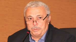 الكاتب المسرحي عمر فطموش