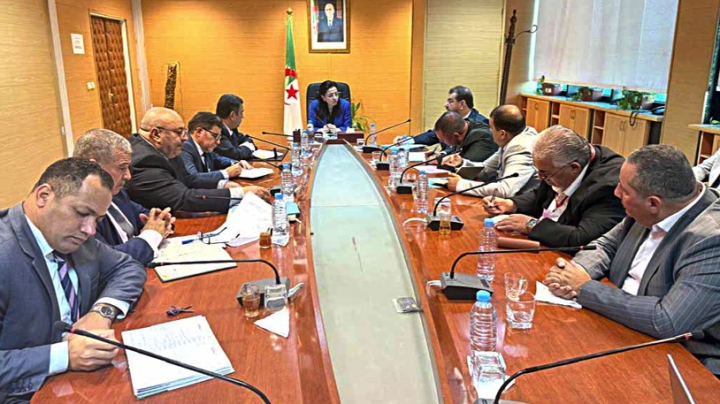 مناقشة انشغالات التجار المرتبطة بتنظيم الأسواق