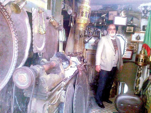 الدكاكين القديمة تحاكي صنعة الأجداد