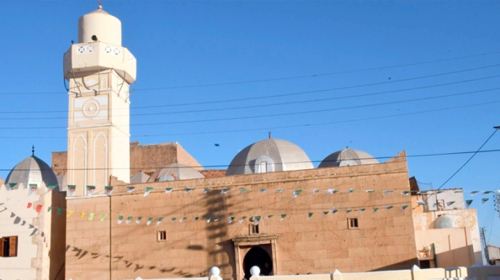 منارة خفت ضوؤها ولم تنطفئ