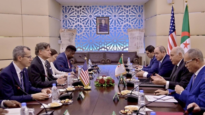 دعم الحوار الاستراتيجي والشراكة في الميادين ذات الأولوية