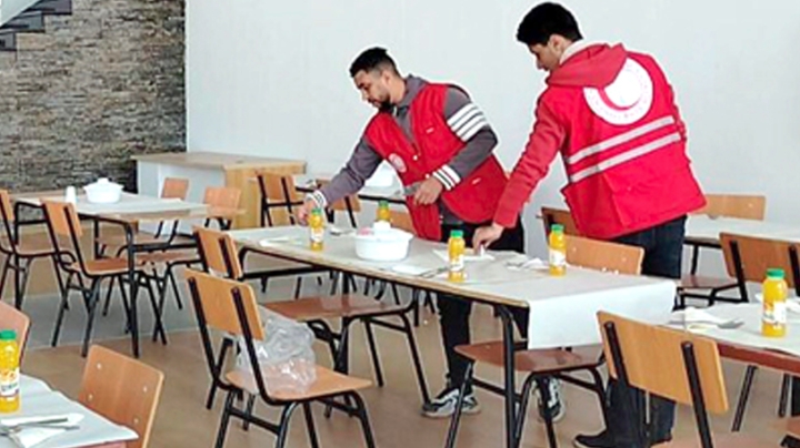 مركز إفطار بغليزان يستقبل ألف شخص يوميا