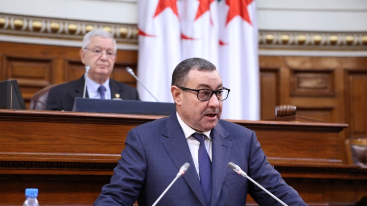 الرئيس تبون يقوم بعمل جبار للتكفّل بالمناطق النائية