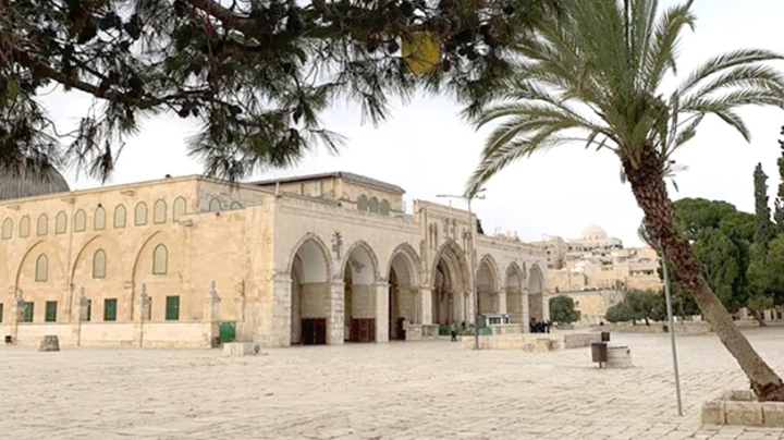 الاحتلال يواصل تفريغ محيط البلدة القديمة بالقدس من الفلسطينيين
