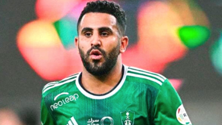 جماهير الأهلي السعودي تهاجم محرز وتطالب برحيله