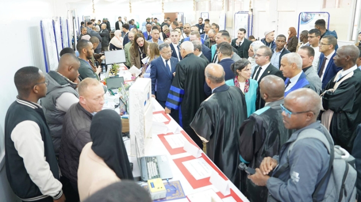 الانتقال من صرح تكويني إلى الانفتاح على التطورات الراهنة