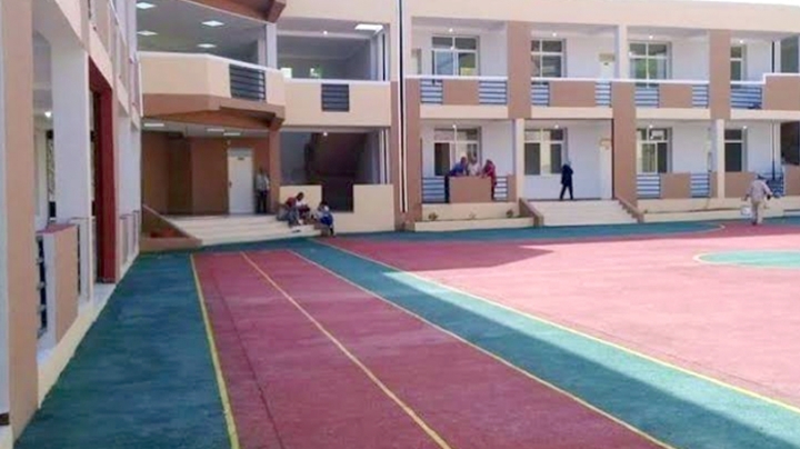 13 مجمعا مدرسيا و4 متوسطات و3 ثانويات في الإنجاز