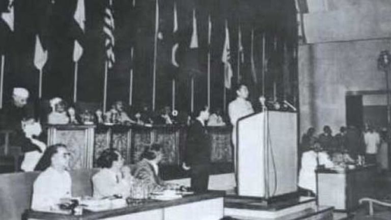 دحض الدعاية الاستعمارية وتدويل القضية الجزائرية