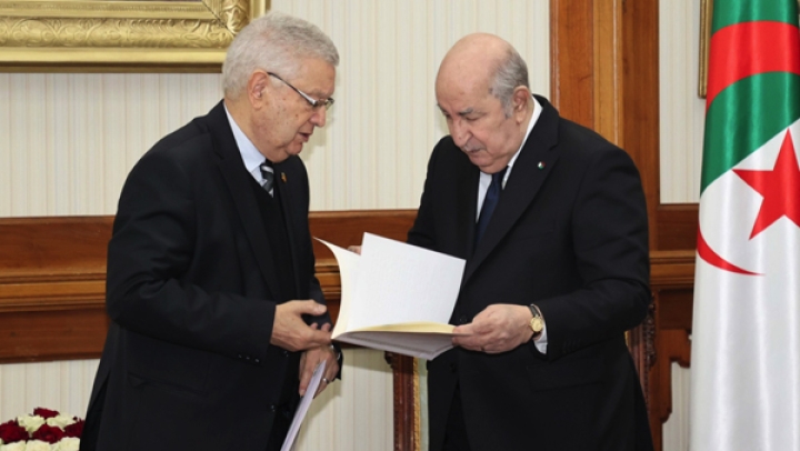 رئيس الجمهورية يتسلّم تقريرا عن لقاء نقابات النقل