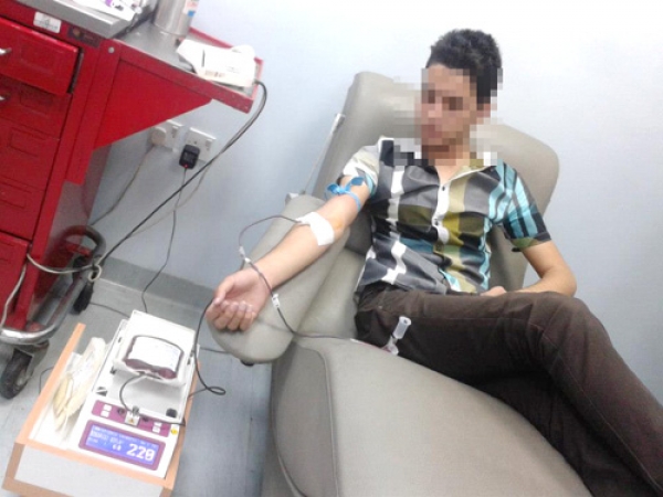 حملة للتبرع بالدم في مستشفى أحمد فرنسيس