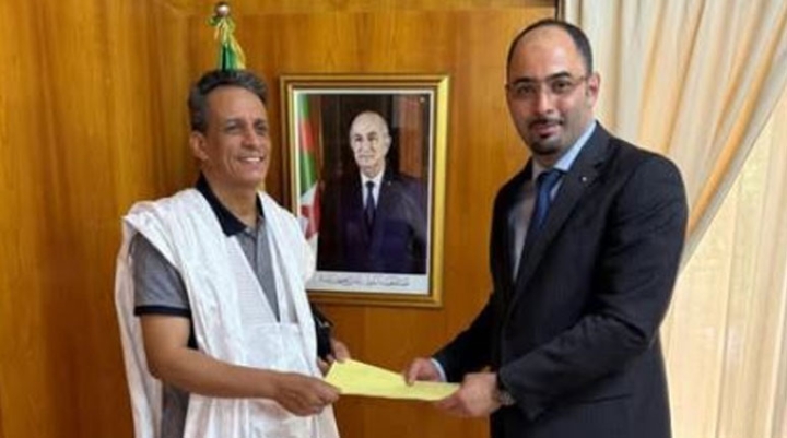 الجزائر تستلم درع "عاصمة الثقافة الحسانية 2025