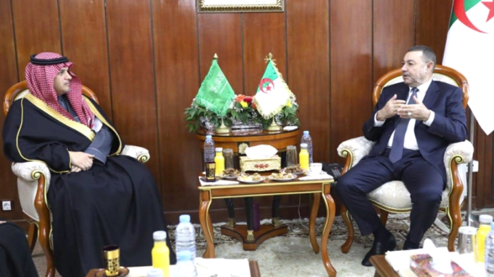 وزير الداخلية يستقبل رئيس جامعة نايف للعلوم الأمنية