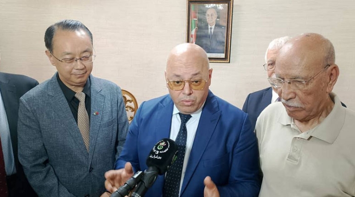 تكريم مجاهدين من نواة القوات الجوية الجزائرية