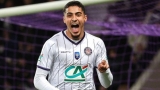 لاعب المنتخب الوطني فارس شايبي