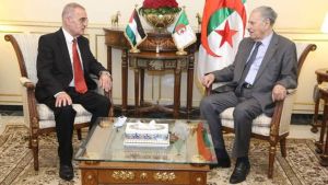  رئيس مجلس الأمة، صالح قوجيل- سفير دولة فلسطين بالجزائر، أمين مقبول