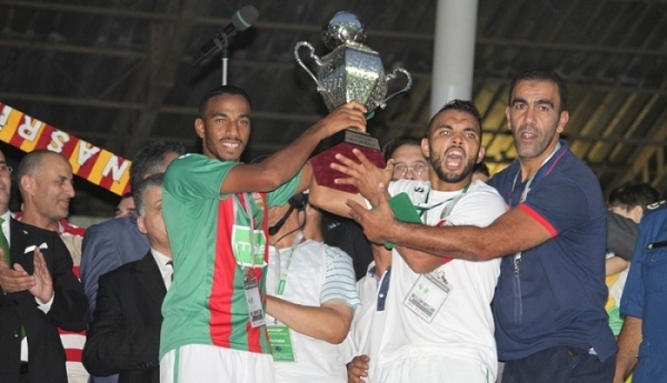 مولودية الجزائر تتوّج بالكأس الممتازة