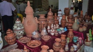 غلاء في المواد الأولية.. كساد وزبائن يكتفون بالسؤال عن الثمن