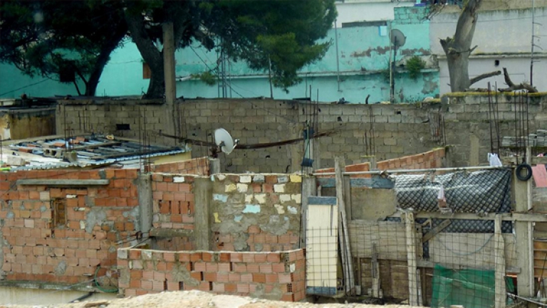 زوخ يستبعد إنجاز بنايات "الدوبلاكس"