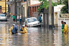 تأمين العاصمة من الفيضانات وحماية الشواطئ من التلوث