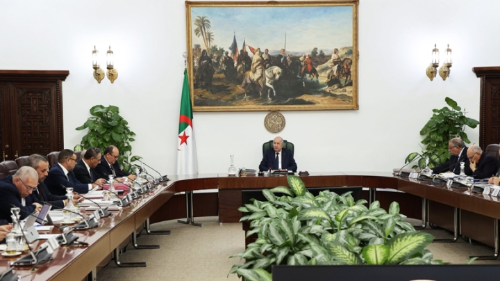 ترقية 11 مقاطعة إدارية إلى ولايات