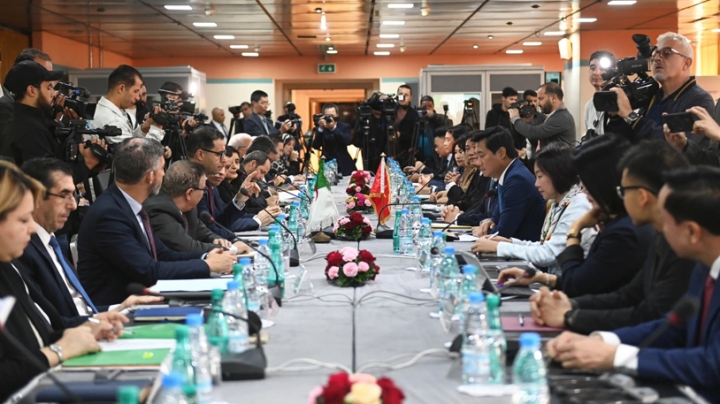 الجزائر ملتزمة بالارتقاء بعلاقاتها مع الفيتنام