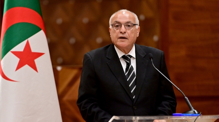 الجزائر تدعم وحدة مالي أرضا وشعبا ومؤسسات