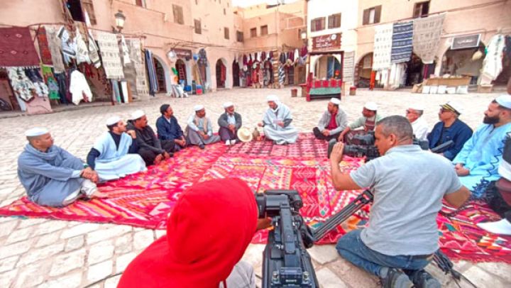 &quot;أباو ن الظل&quot;.. بين التمسّك والتأثّر