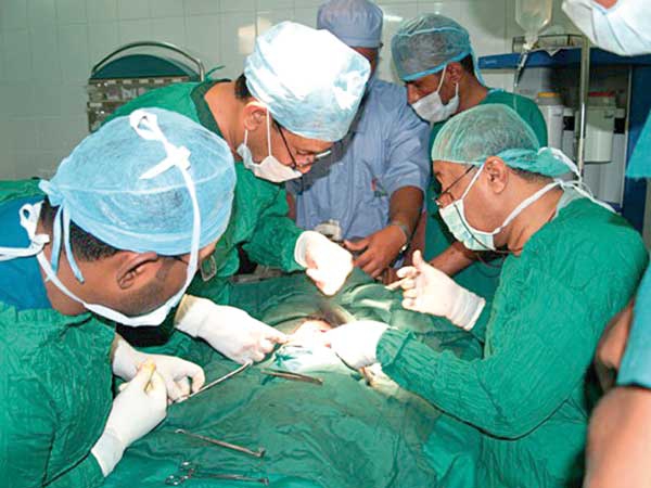 برمجة عمليات جراحية لتشوه العمود الفقري 