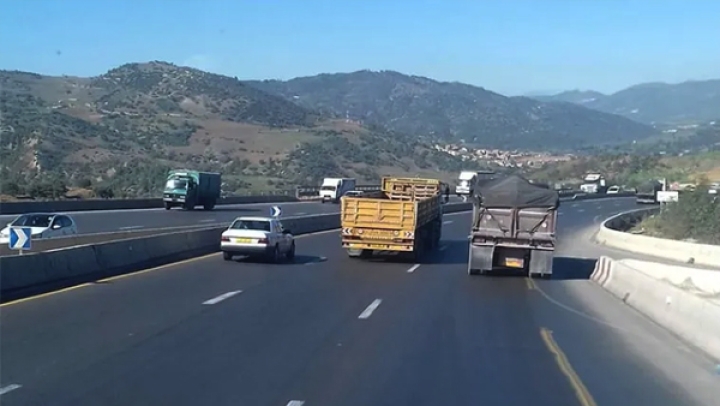 دراسة جدوى لصيانة 926 كلم من الطريق السيّار شرق- غرب