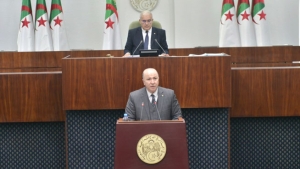  الوزير الأول وزير المالية، أيمن بن عبد الرحمان