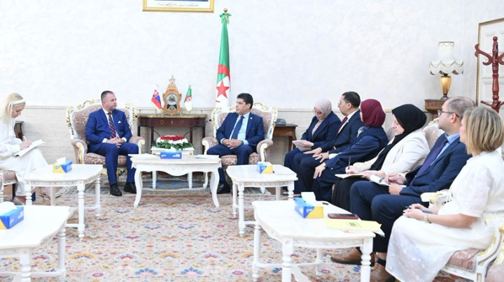 تعميق التعاون البرلماني والاقتصادي بين البلدين