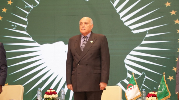 حلول إفريقية لتطبيب أوجاع إفريقيا