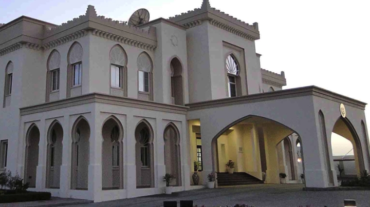 إجراءات لتسهيل خروج الجزائريين العالقين بسلطنة عمان