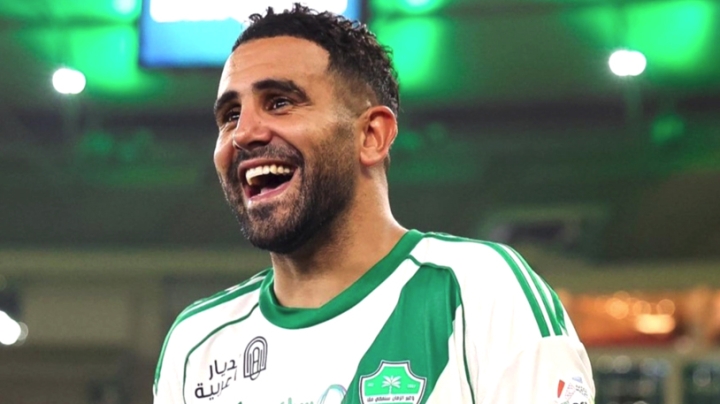 محرز يقود الأهلي لاكتساح نادي النجمة بـ (4-1)