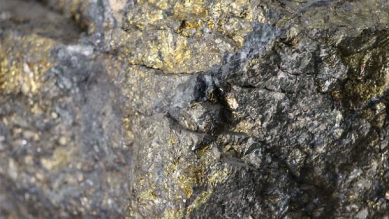 الجزائر تتوفر على 15 بالمائة من احتياطات الذهب العالمية