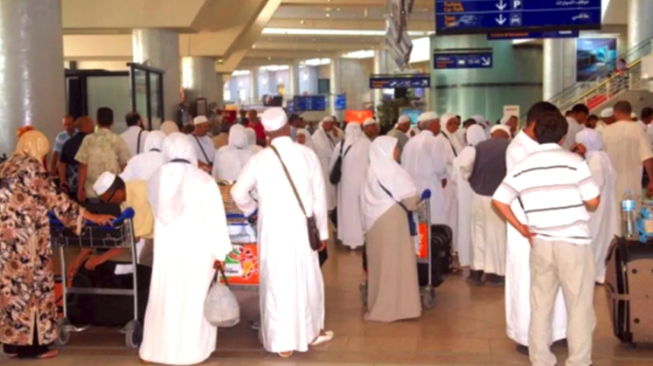 دعوة المعتمرين للالتزام بآجال الدخول والمغادرة