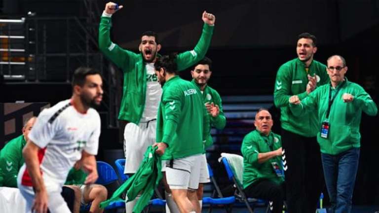 السباعي الجزائري في تربص تحضيري بالعاصمة