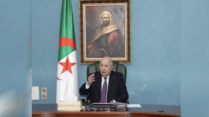 رئيس الجمهورية يتلقى تهاني كبير مستشاري الرئيس الأمريكي