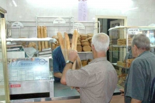 تجنيد 16 ألف مخبزة وتأجيل العطل  في رمضان